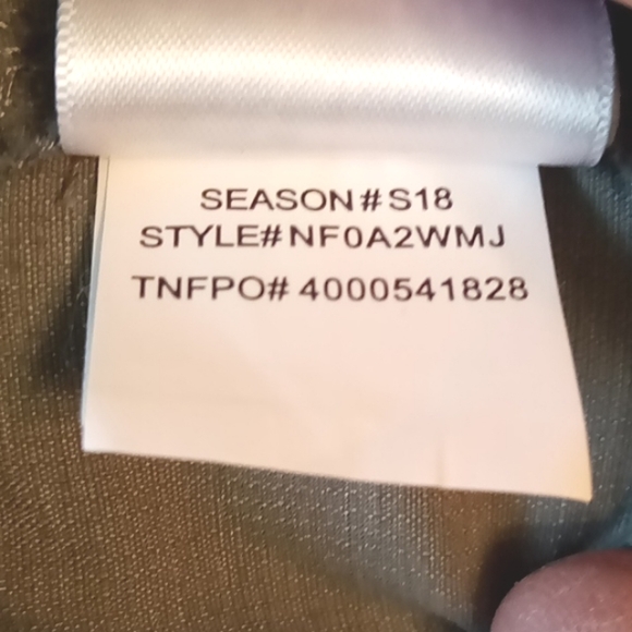 The North Face Ladies Green Hiking Shorts - Picture 10 of 10